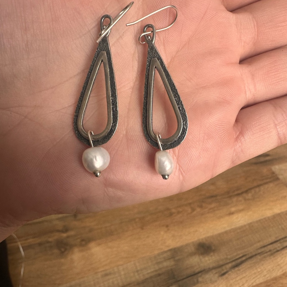 Silpada Silver Elongated Teardrop Earrings with Pearls - Picture 4 of 4